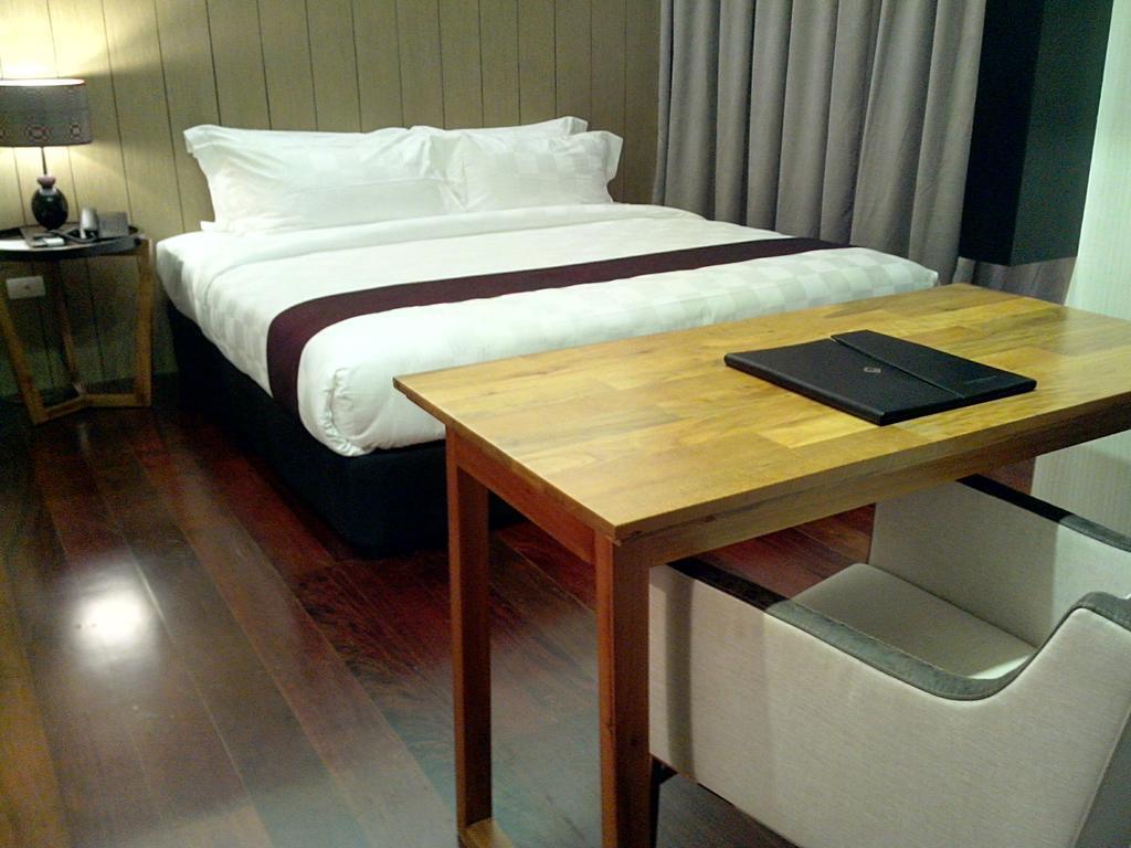 One Vittoria Hotel Vigan Room photo
